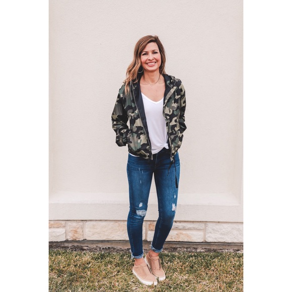 Camo Windbreaker - Picture 3 of 7